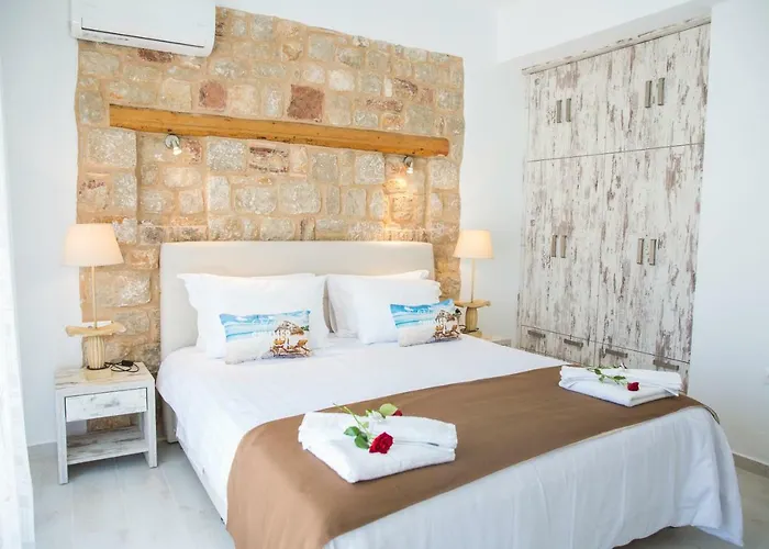 Haraki Stone Apartments